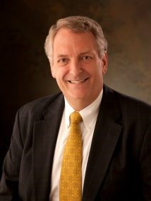 https://lidermagazine.com.pt/wp-content/uploads/David-Ulrich-1-214x285.jpg